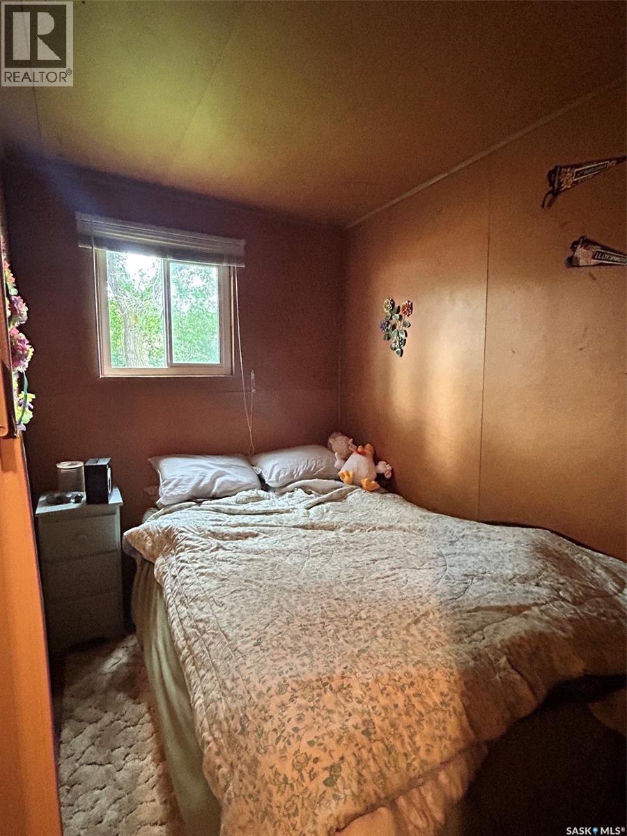 9 Kilcare Drive, Jackfish Lake, SK - Indoor Photo Showing Bedroom