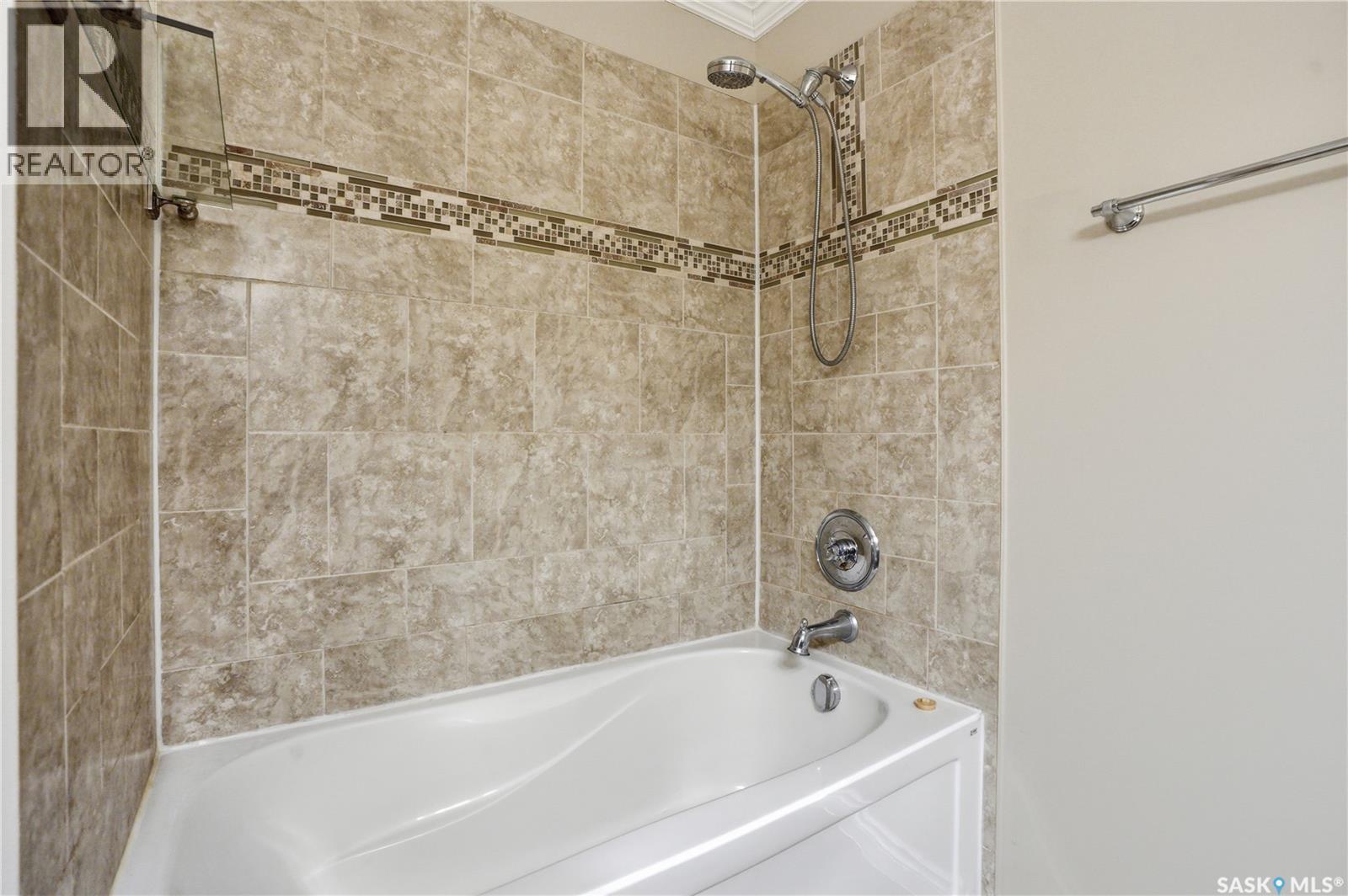 110 Meglund Place, Saskatoon, SK - Indoor Photo Showing Bathroom