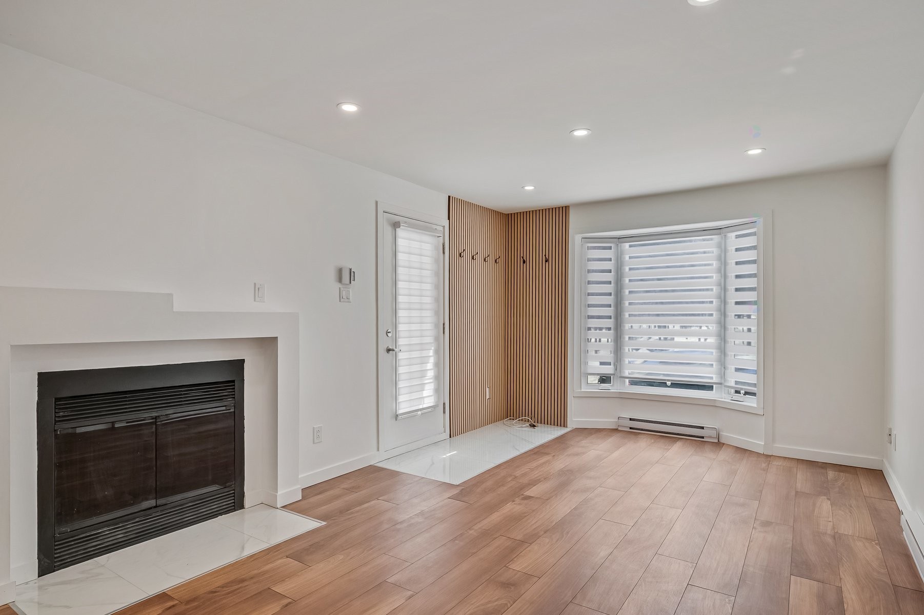 Mud Room - A-215 Ch. De Christieville, Morin-Heights, QC - Indoor With Fireplace