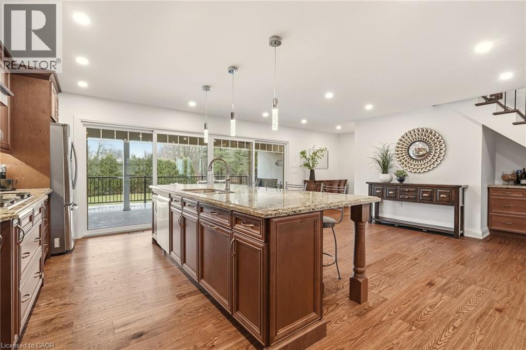 1354 1 Sideroad, Burlington, ON - Indoor Photo Showing Kitchen With Upgraded Kitchen