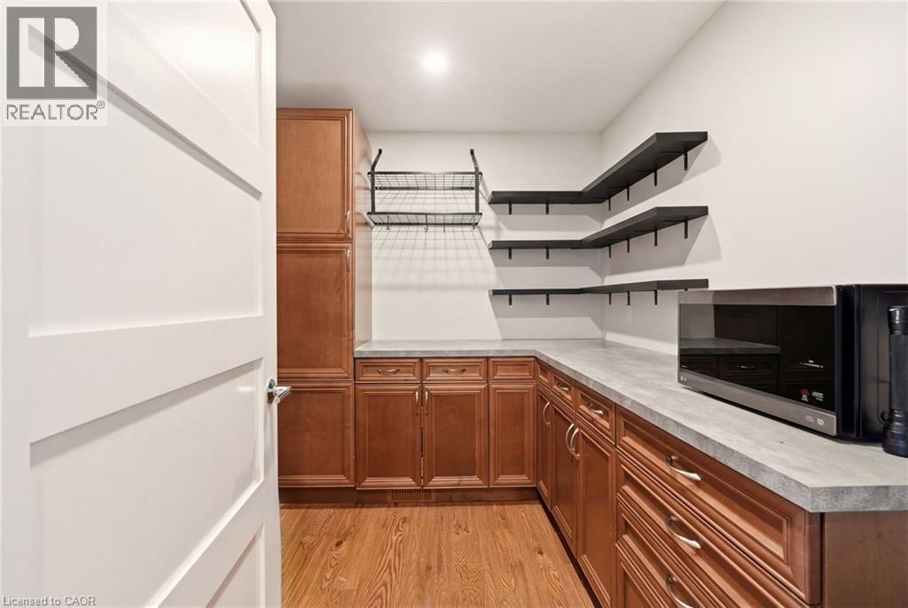 1354 1 Sideroad, Burlington, ON - Indoor