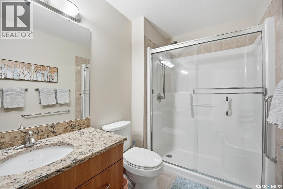 327 1010 Ruth Street E, Saskatoon, SK - Indoor Photo Showing Bathroom