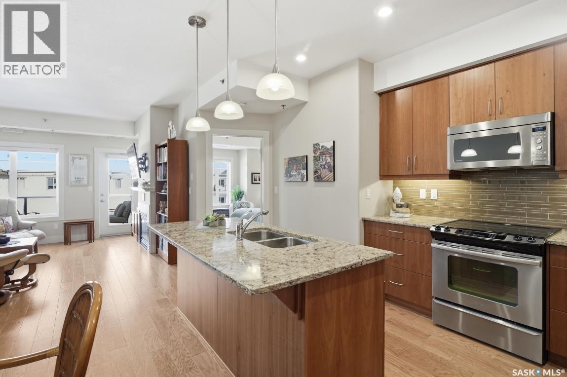 327 1010 Ruth Street E, Saskatoon, SK - Indoor Photo Showing Kitchen With Stainless Steel Kitchen With Double Sink With Upgraded Kitchen