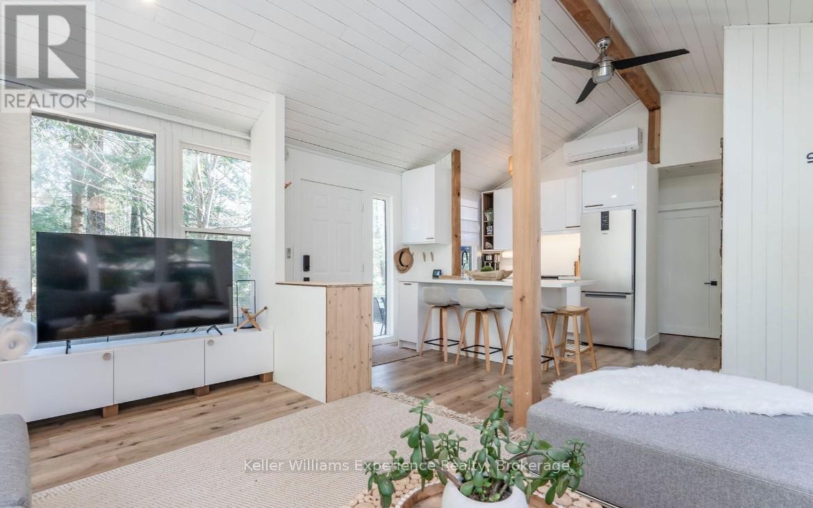 1 Sundown Road, Tiny, ON - Indoor Photo Showing Other Room