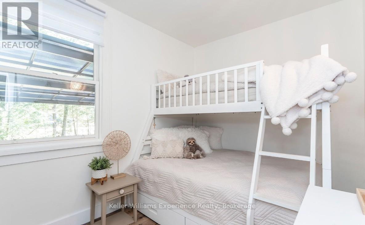 1 Sundown Road, Tiny, ON - Indoor Photo Showing Bedroom