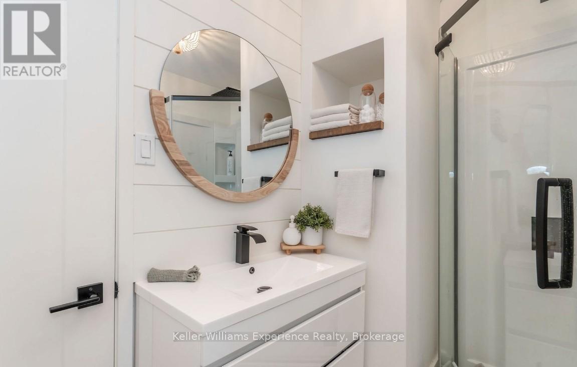 1 Sundown Road, Tiny, ON - Indoor