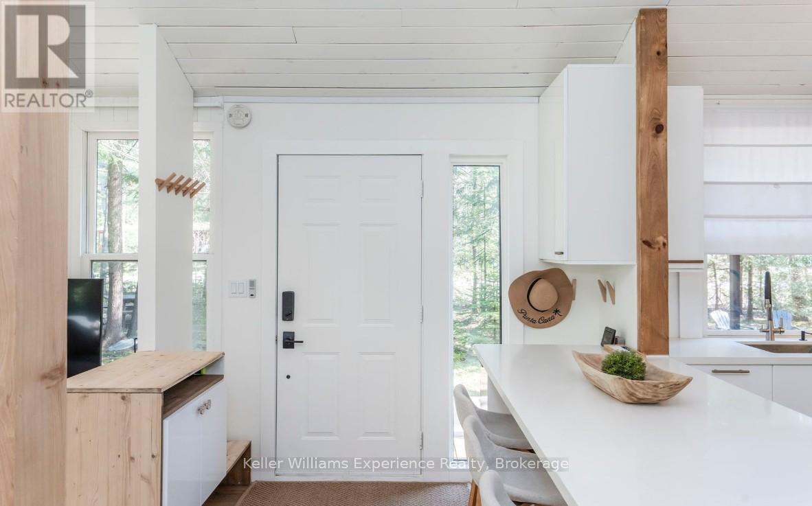 1 Sundown Road, Tiny, ON - Indoor Photo Showing Other Room