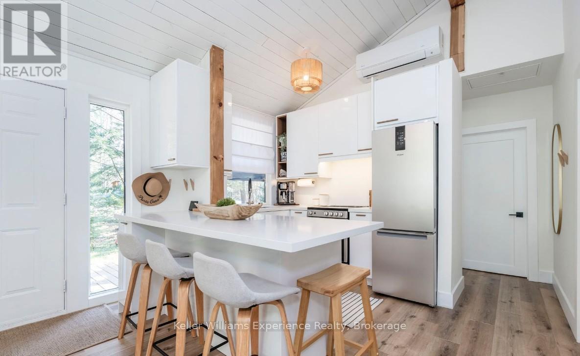 1 Sundown Road, Tiny, ON - Indoor