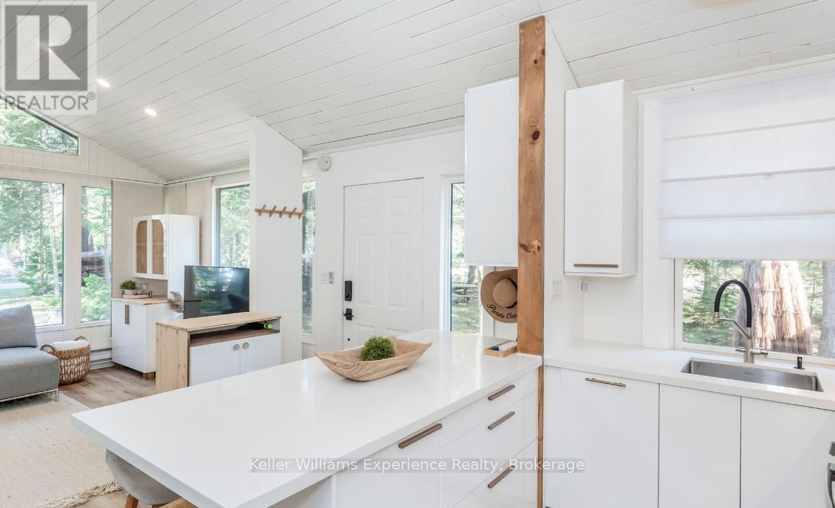 1 Sundown Road, Tiny, ON - Indoor