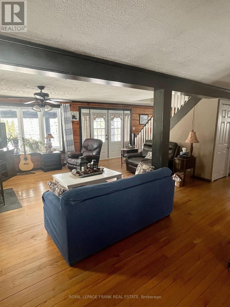 461 Lower Faraday Road, Faraday, ON - Indoor Photo Showing Other Room