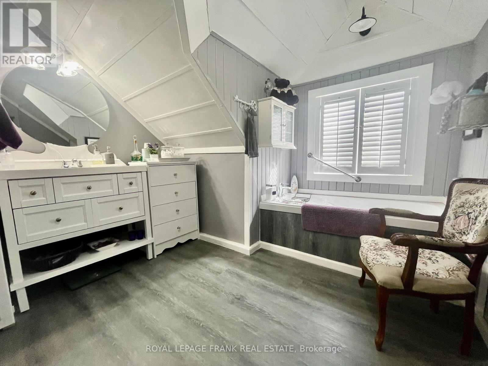 461 Lower Faraday Road, Faraday, ON - Indoor