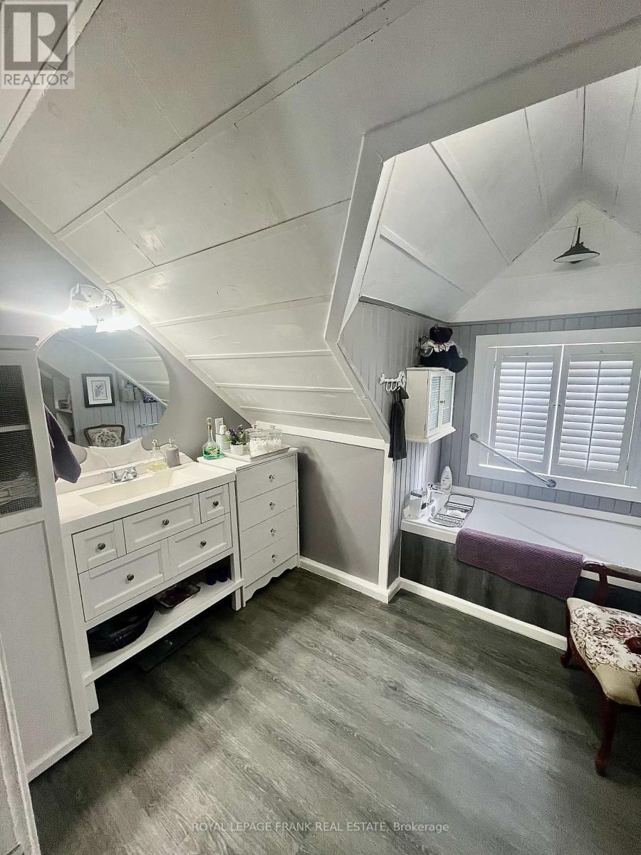 461 Lower Faraday Road, Faraday, ON - Indoor