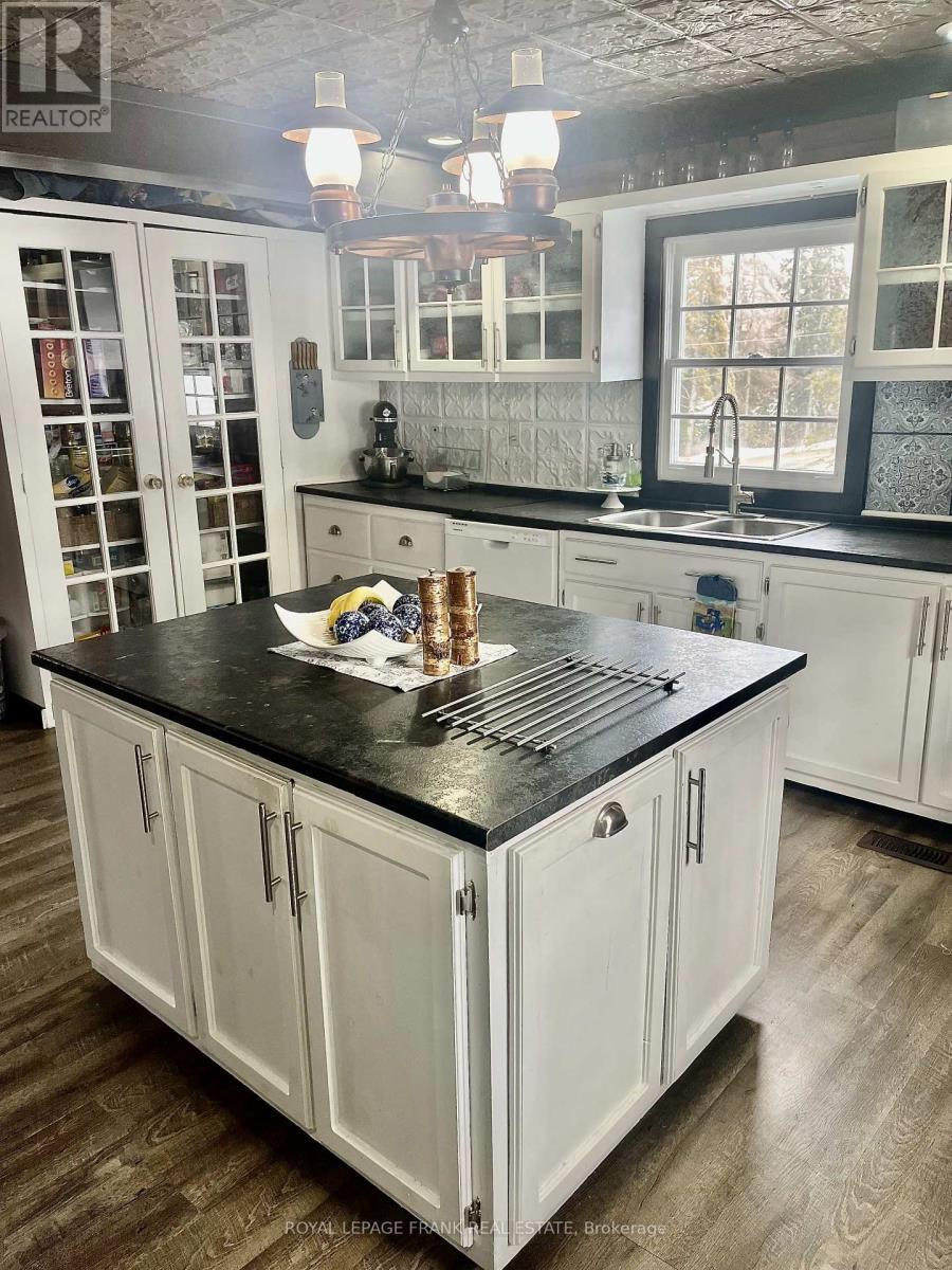 461 Lower Faraday Road, Faraday, ON - Indoor Photo Showing Kitchen