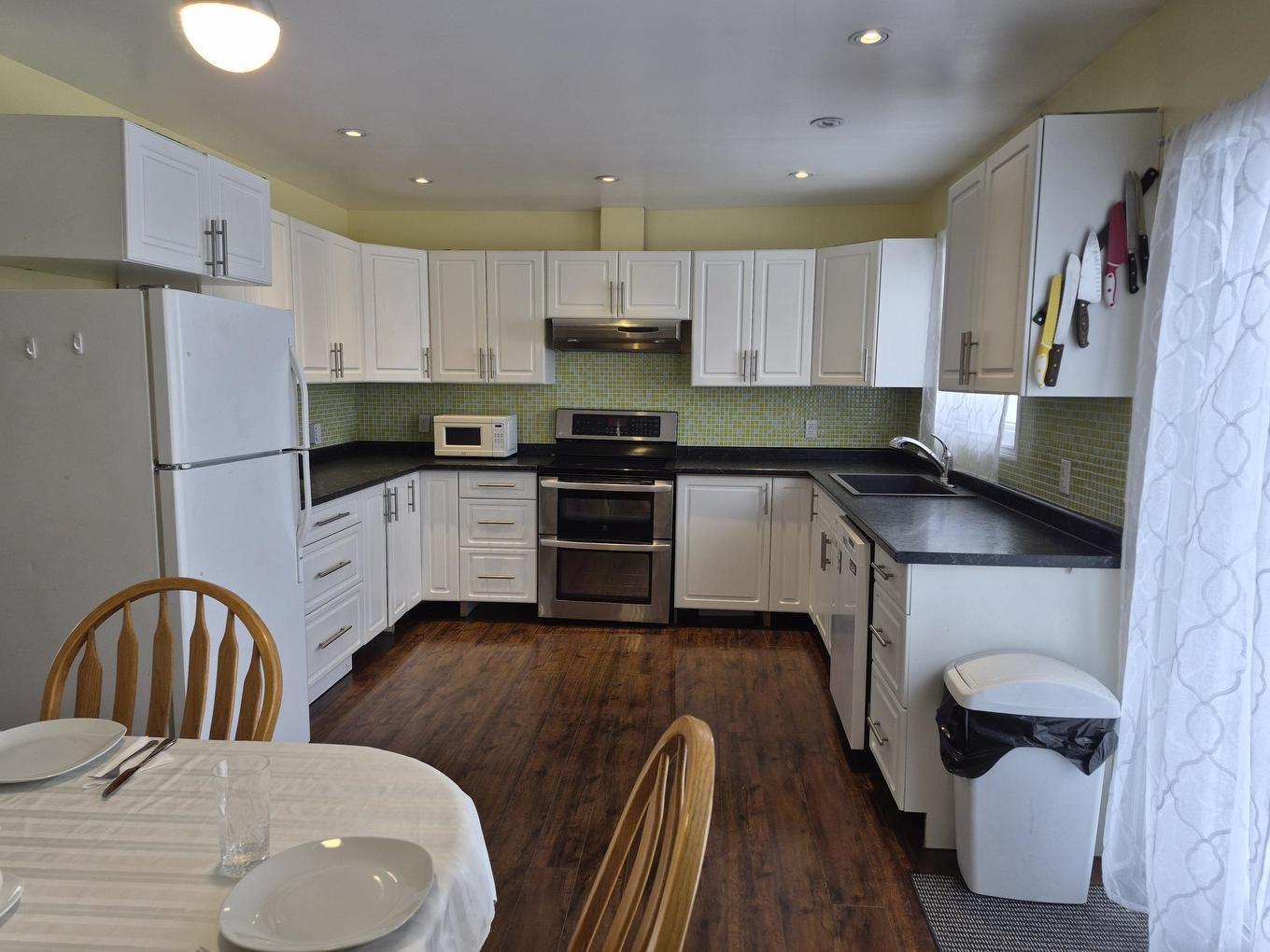 18 Lloyd Irwin Street, Marathon, ON - Indoor Photo Showing Kitchen