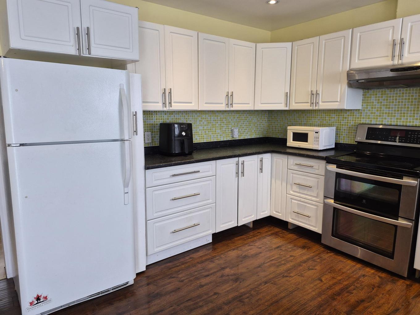 18 Lloyd Irwin Street, Marathon, ON - Indoor Photo Showing Kitchen