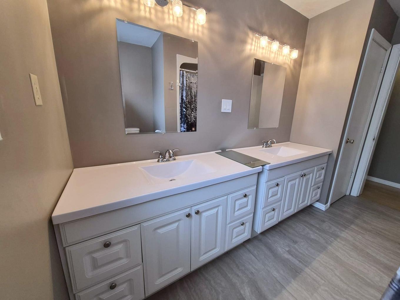 18 Lloyd Irwin Street, Marathon, ON - Indoor Photo Showing Bathroom