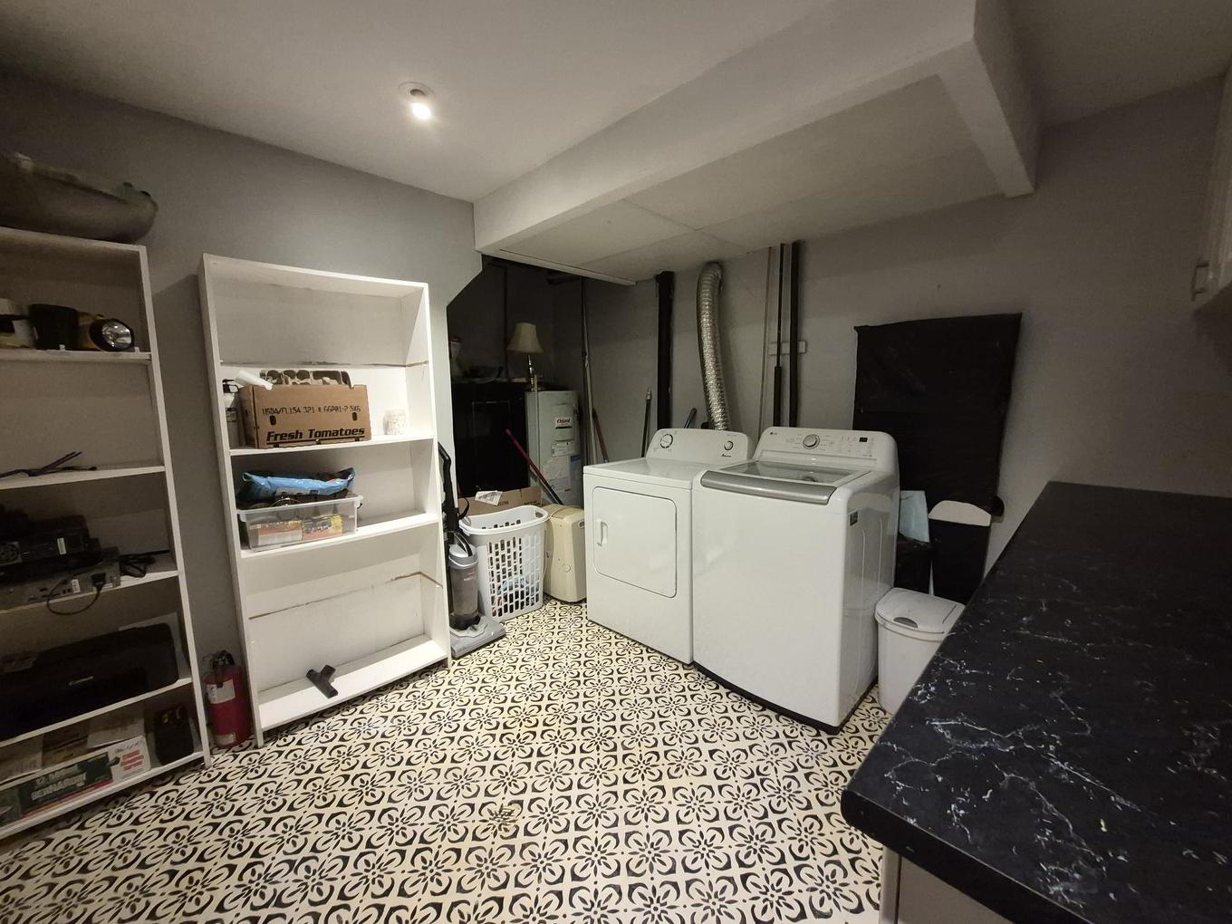 18 Lloyd Irwin Street, Marathon, ON - Indoor Photo Showing Laundry Room