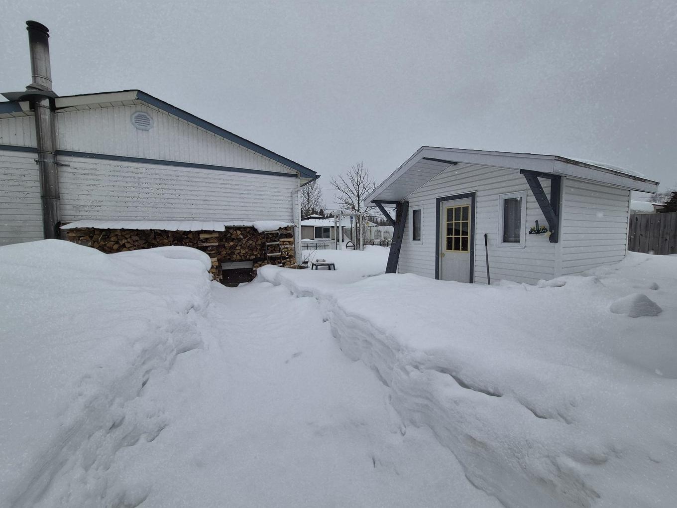 18 Lloyd Irwin Street, Marathon, ON - Outdoor