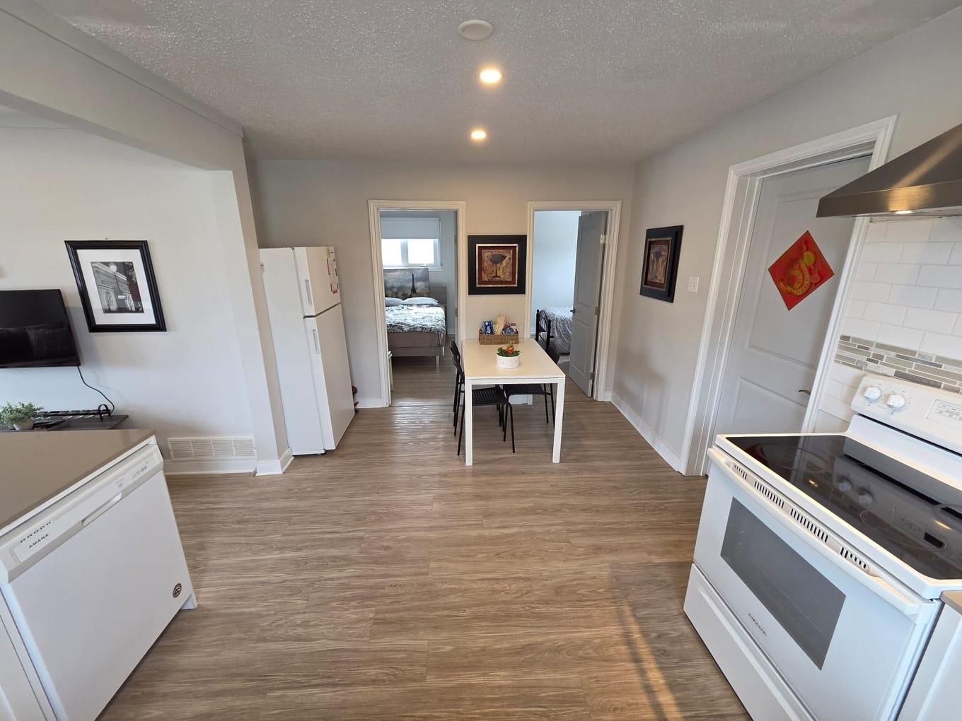 82 Machar Ave., Thunder Bay, ON - Indoor Photo Showing Kitchen