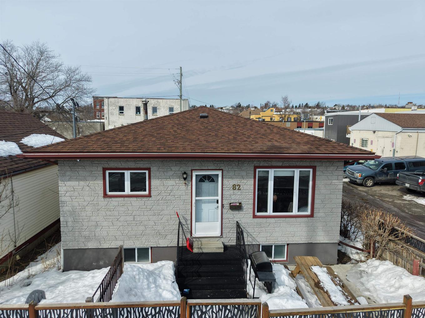 82 Machar Ave., Thunder Bay, ON - Outdoor