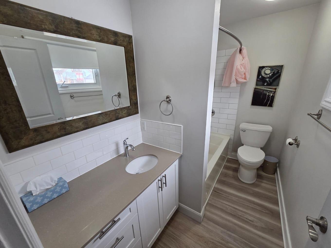 82 Machar Ave., Thunder Bay, ON - Indoor Photo Showing Bathroom