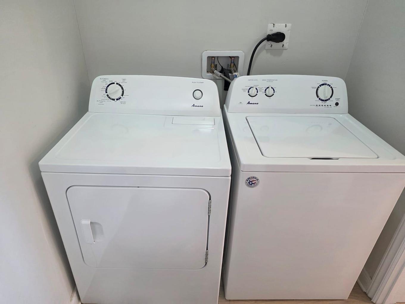 82 Machar Ave., Thunder Bay, ON - Indoor Photo Showing Laundry Room