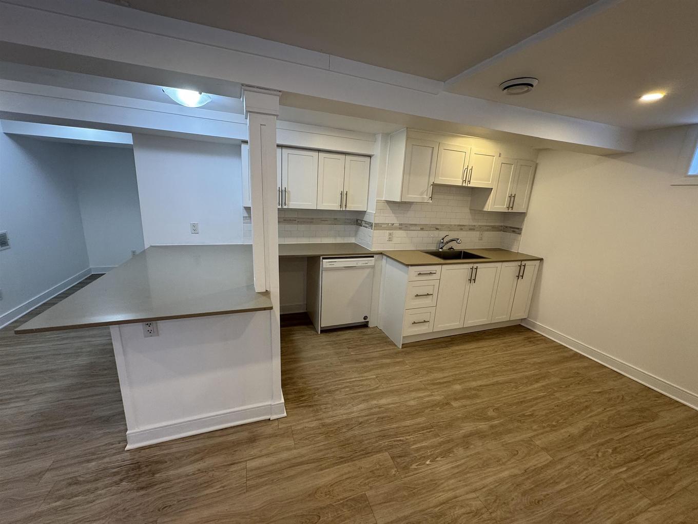 82 Machar Ave., Thunder Bay, ON - Indoor