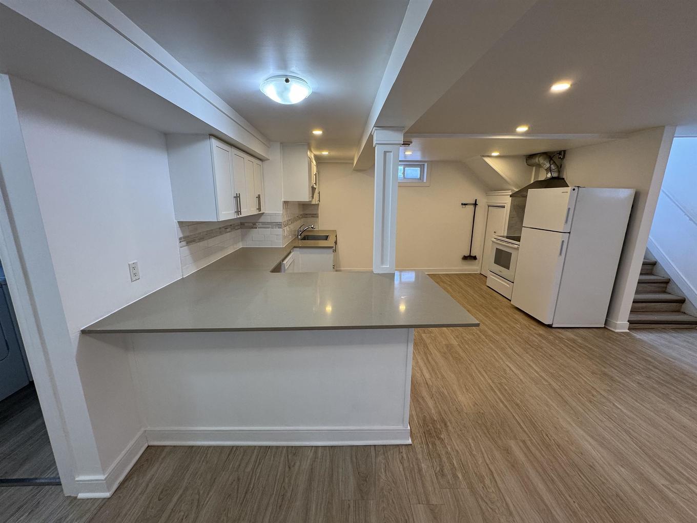 82 Machar Ave., Thunder Bay, ON - Indoor