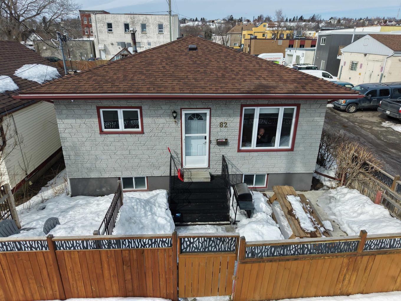 82 Machar Ave., Thunder Bay, ON - Outdoor