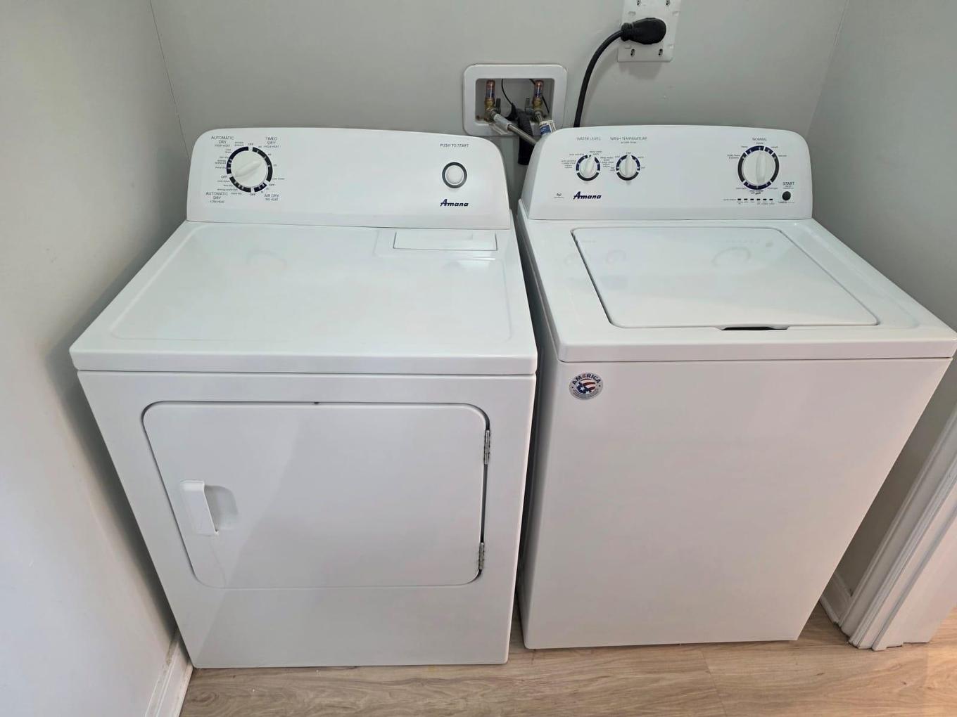 82 Machar Ave., Thunder Bay, ON - Indoor Photo Showing Laundry Room