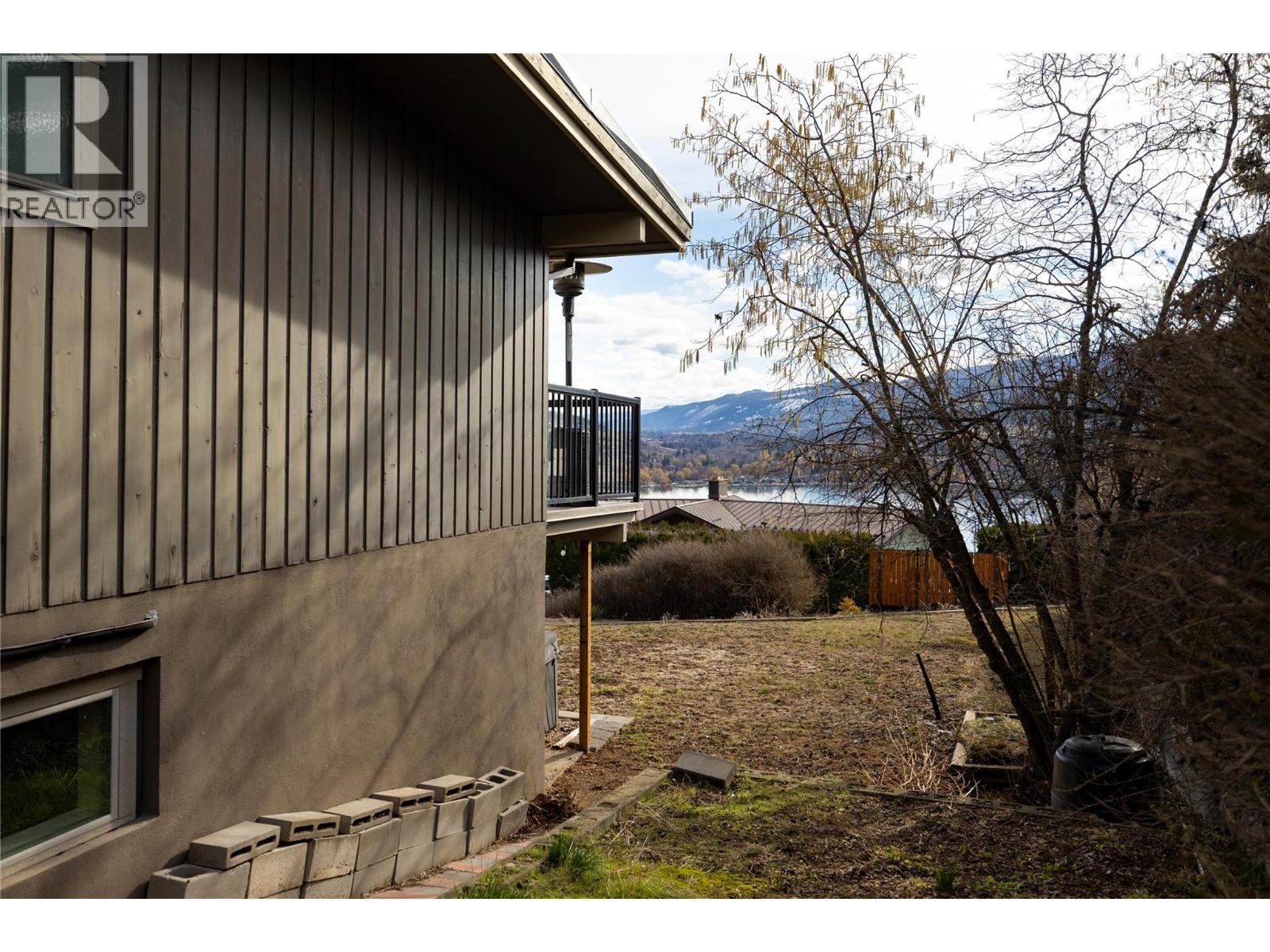 8705 Kalview Drive, Coldstream, BC -