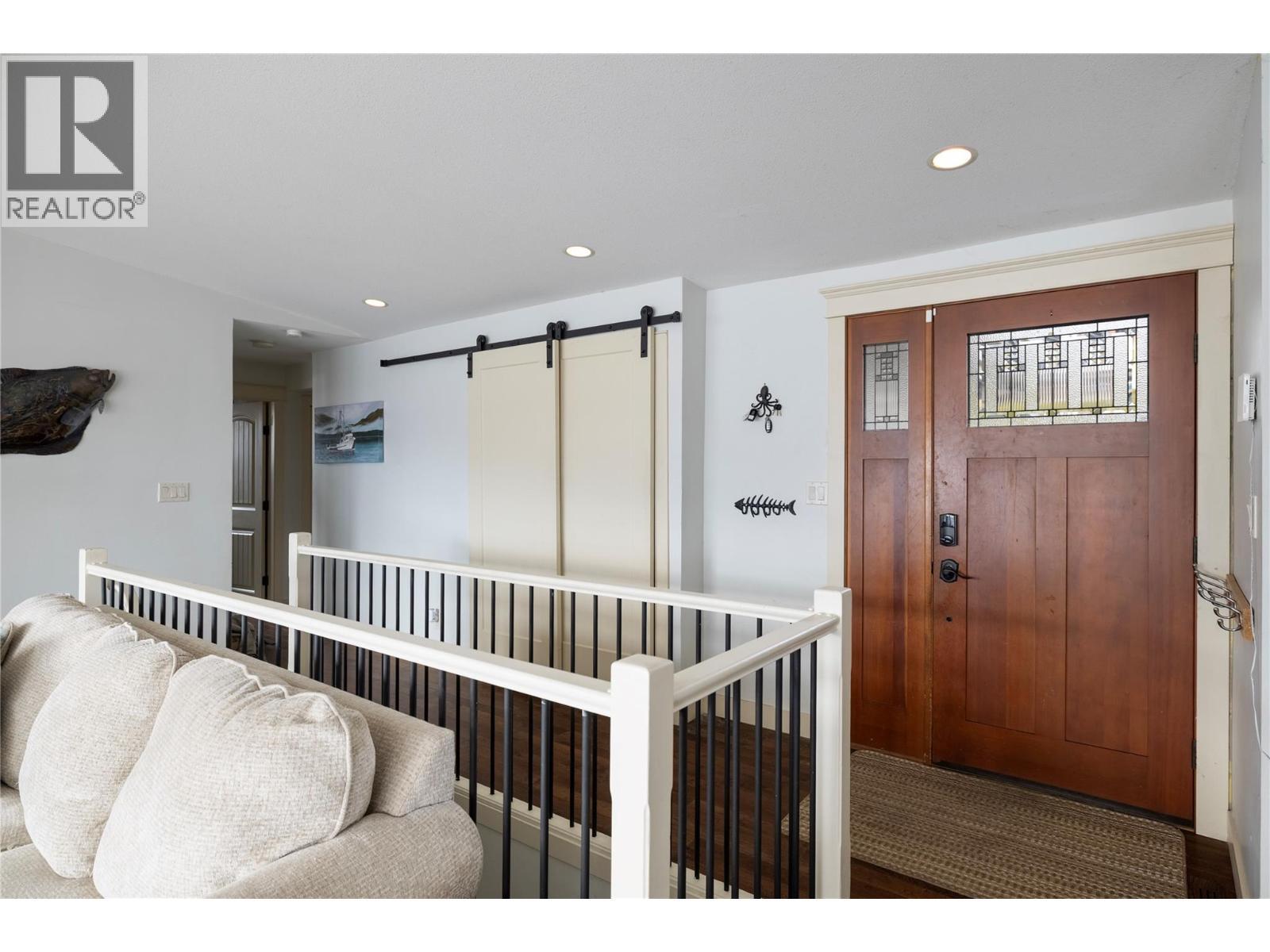 8705 Kalview Drive, Coldstream, BC - Indoor