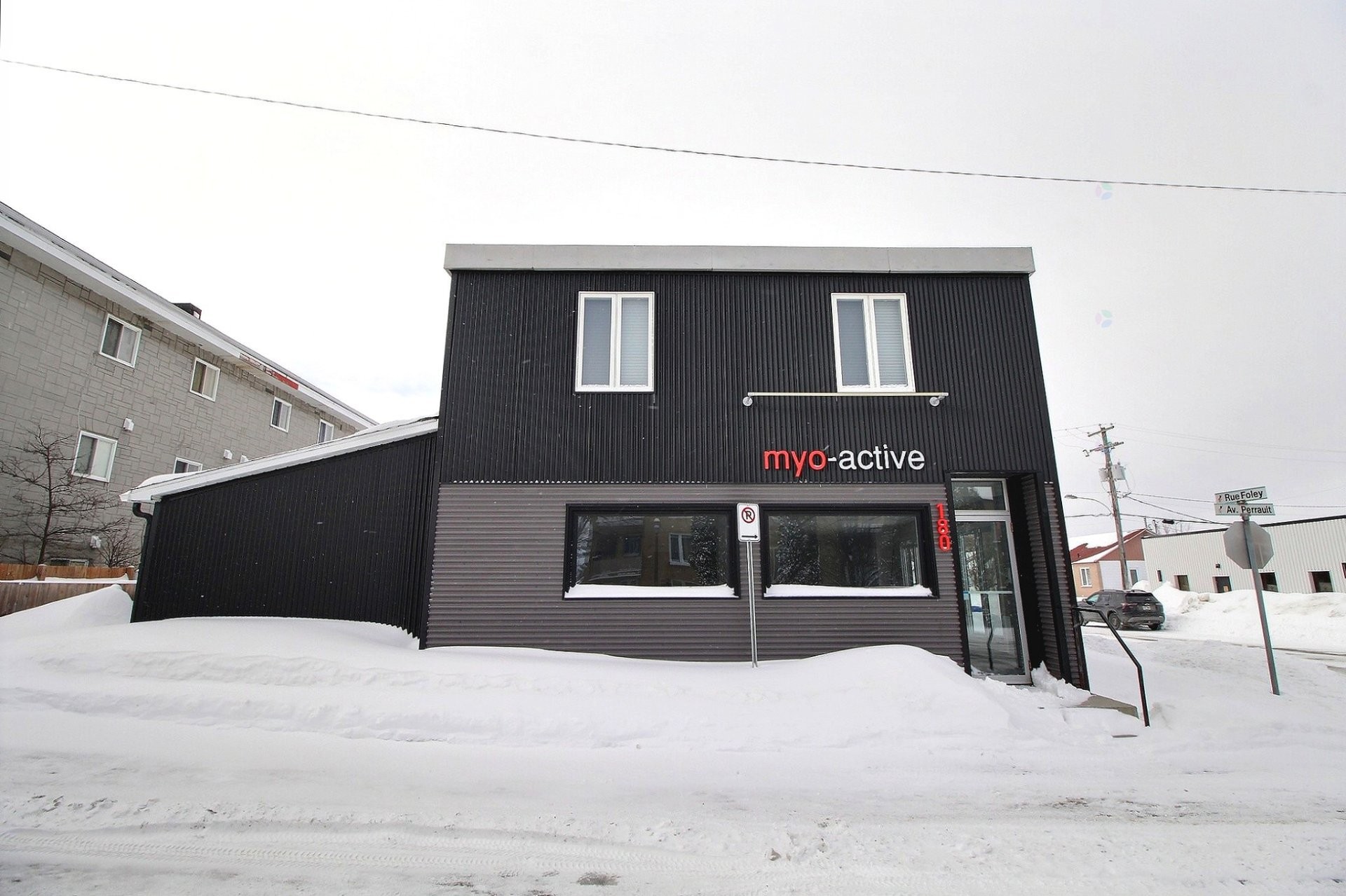 Façade - 180 Av. Perrault, Val-D'Or, QC - Outdoor