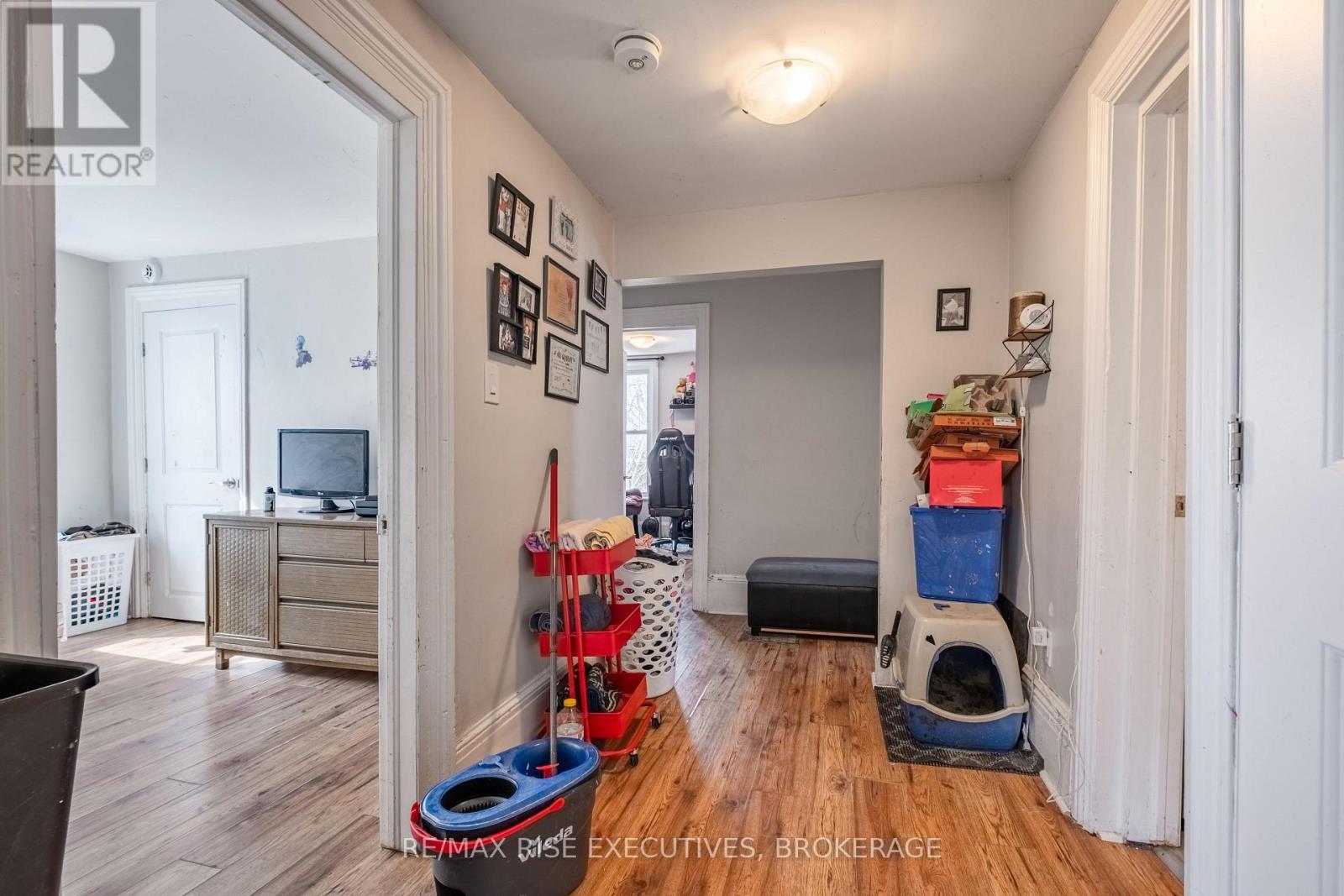 695 Victoria Street, Kingston (East Of Sir John A. Blvd), ON - Indoor Photo Showing Other Room