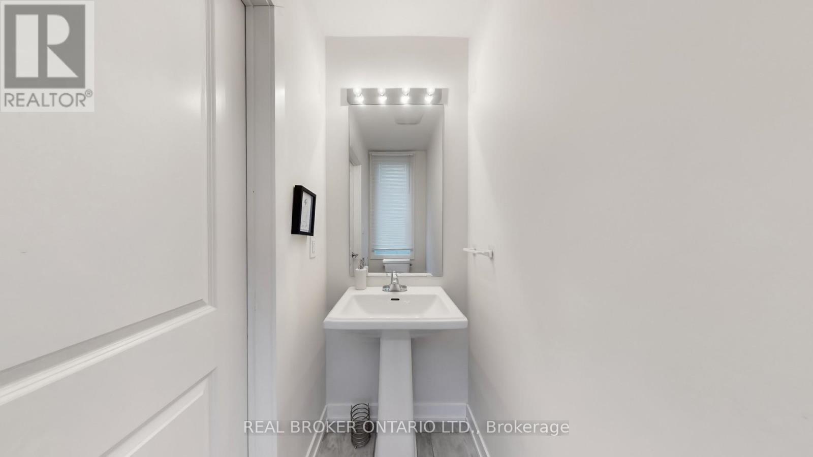 2508 Castlegate Crossing, Pickering, ON - Indoor Photo Showing Bathroom