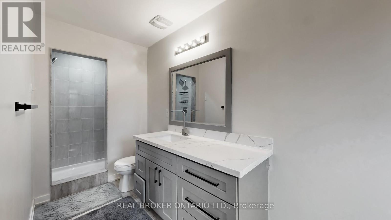 2508 Castlegate Crossing, Pickering, ON - Indoor Photo Showing Bathroom