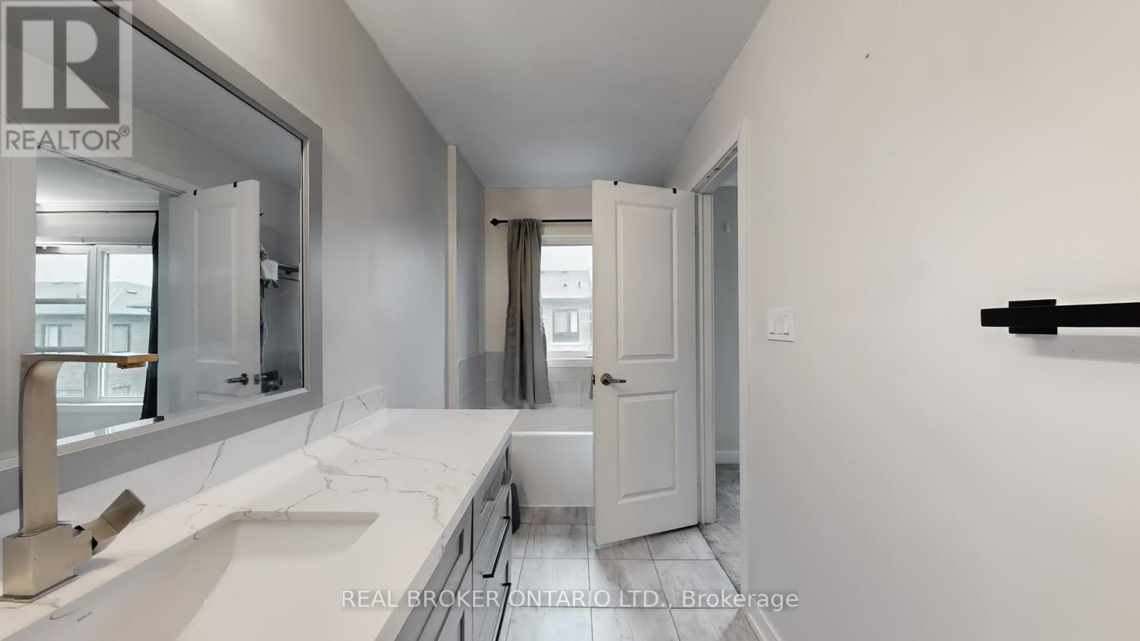 2508 Castlegate Crossing, Pickering, ON - Indoor Photo Showing Bathroom