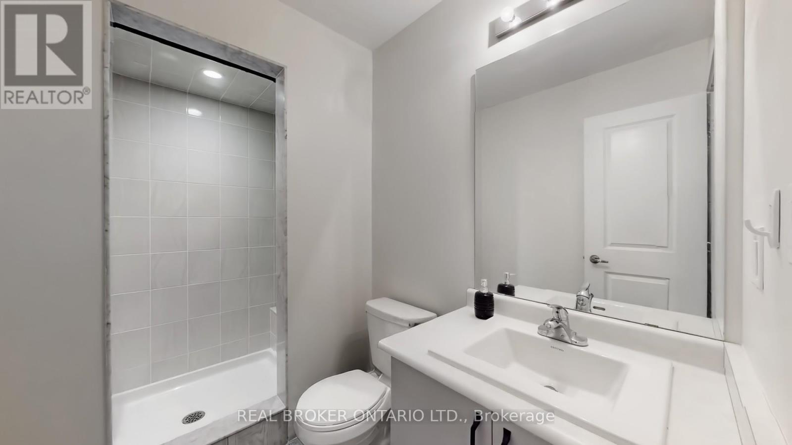 2508 Castlegate Crossing, Pickering, ON - Indoor Photo Showing Bathroom
