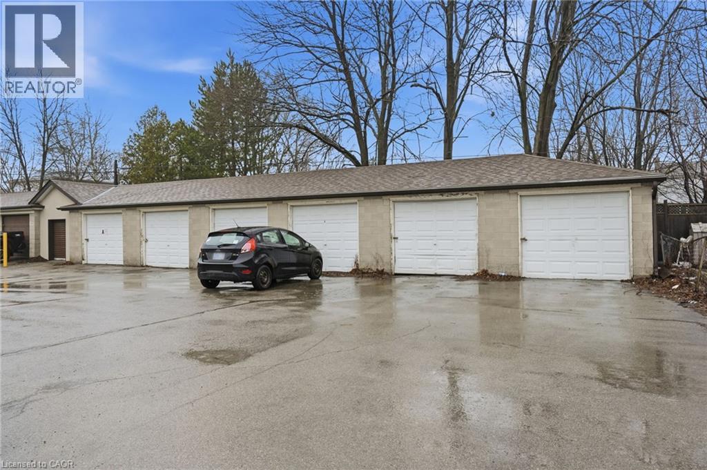 424 East 42Nd Street, Hamilton, ON - Outdoor