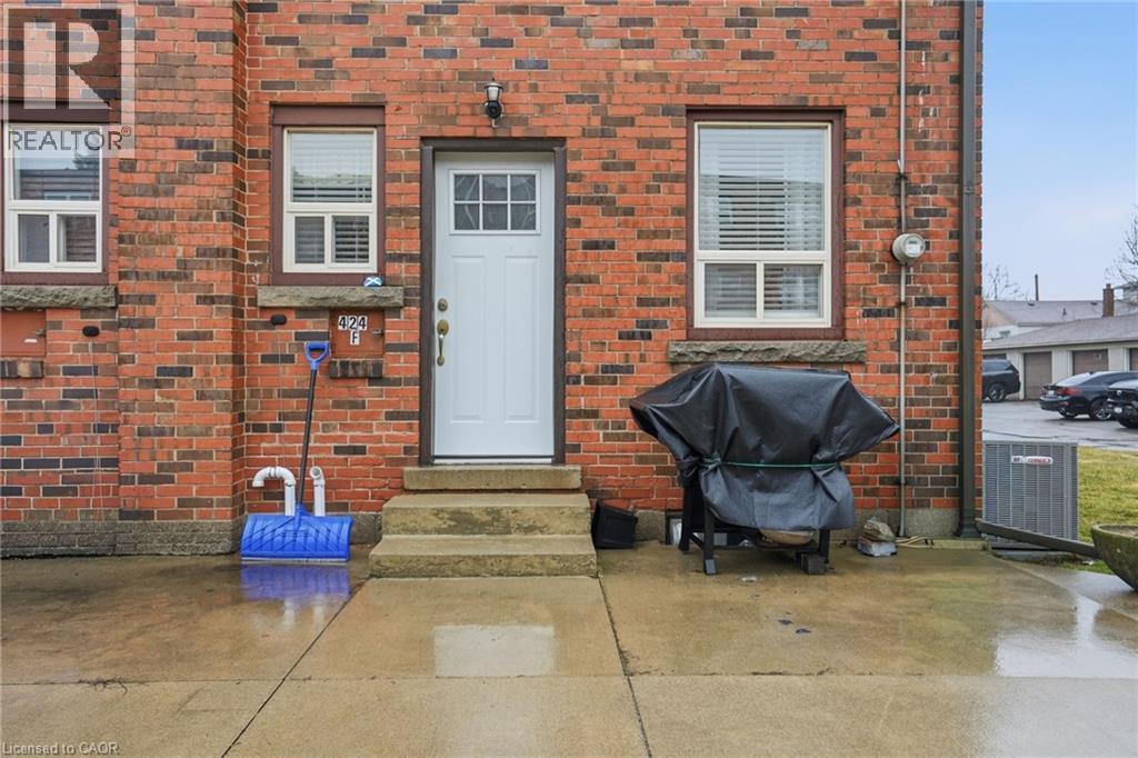 424 East 42Nd Street, Hamilton, ON - Outdoor With Exterior