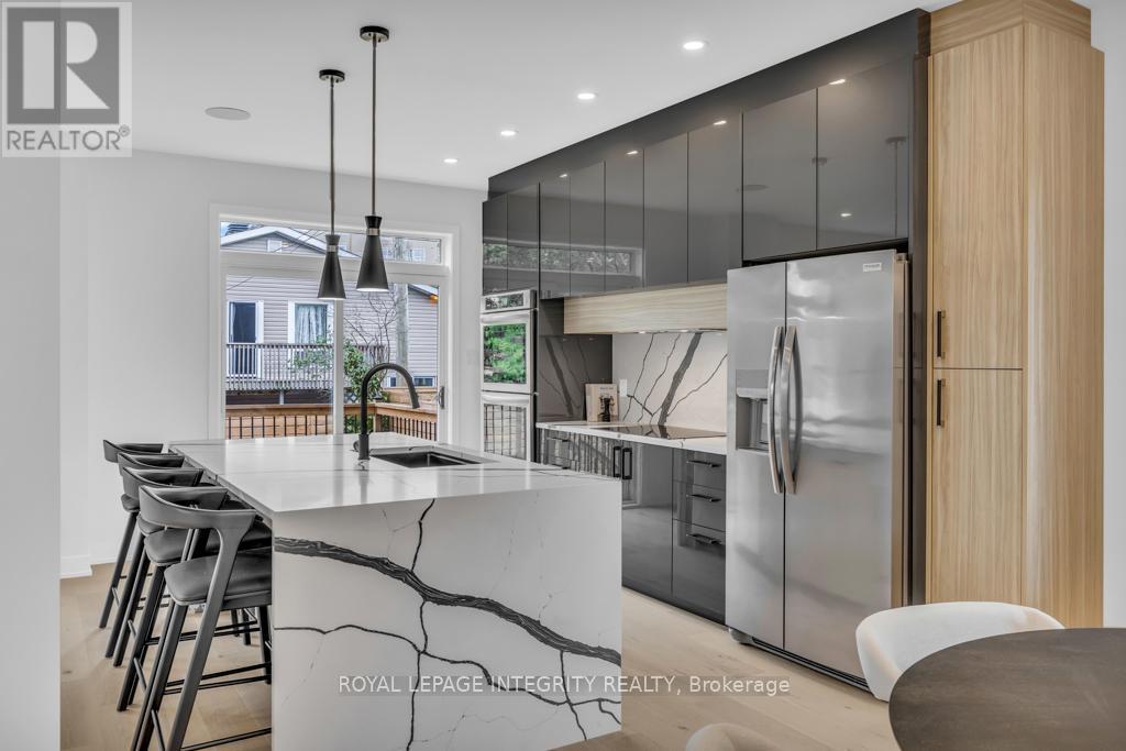 278 Spencer Street, Ottawa, ON - Indoor Photo Showing Kitchen With Upgraded Kitchen