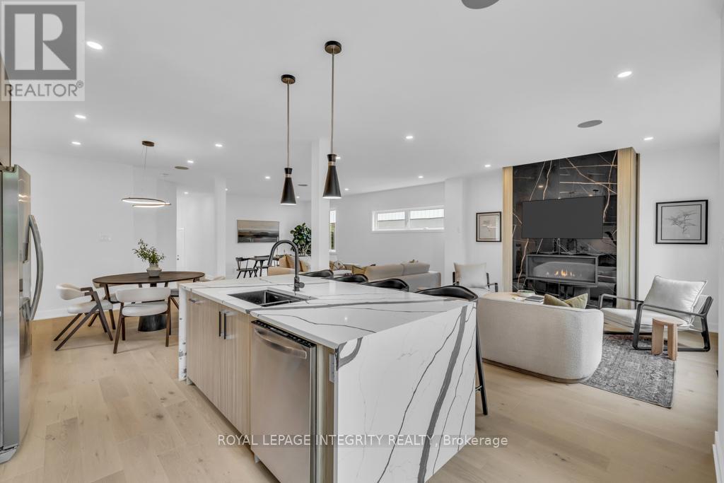 278 Spencer Street, Ottawa, ON - Indoor Photo Showing Kitchen With Upgraded Kitchen