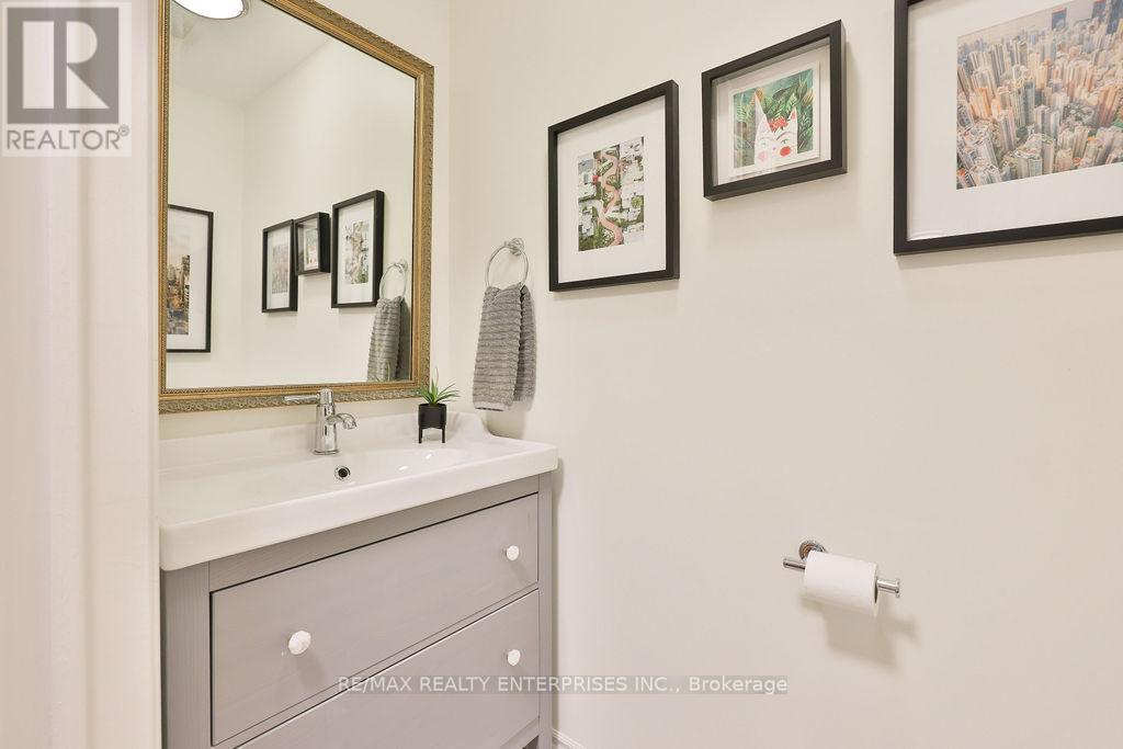 2 Pc Powder Room On Main, Renovated - 431 Naomi Crescent, Mississauga, ON - Photo Showing Bathroom