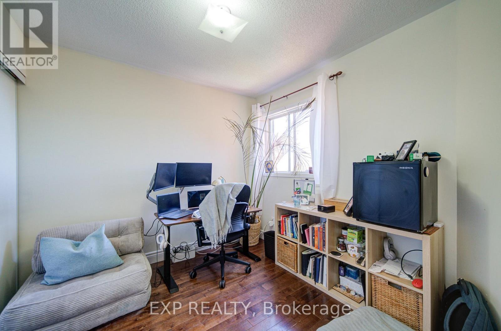 3824 Allcroft Road, Mississauga, ON - Indoor