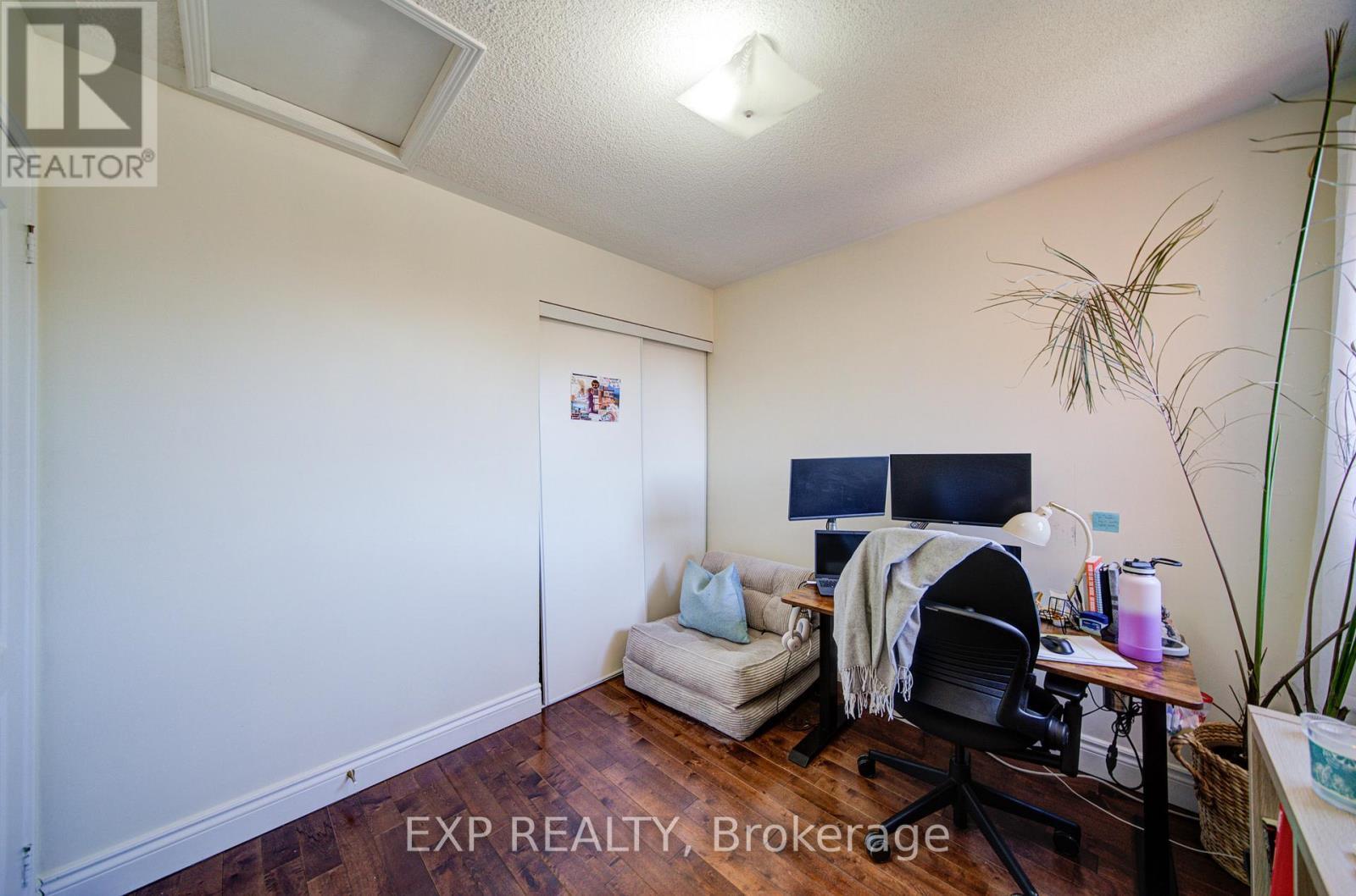 3824 Allcroft Road, Mississauga, ON - Indoor