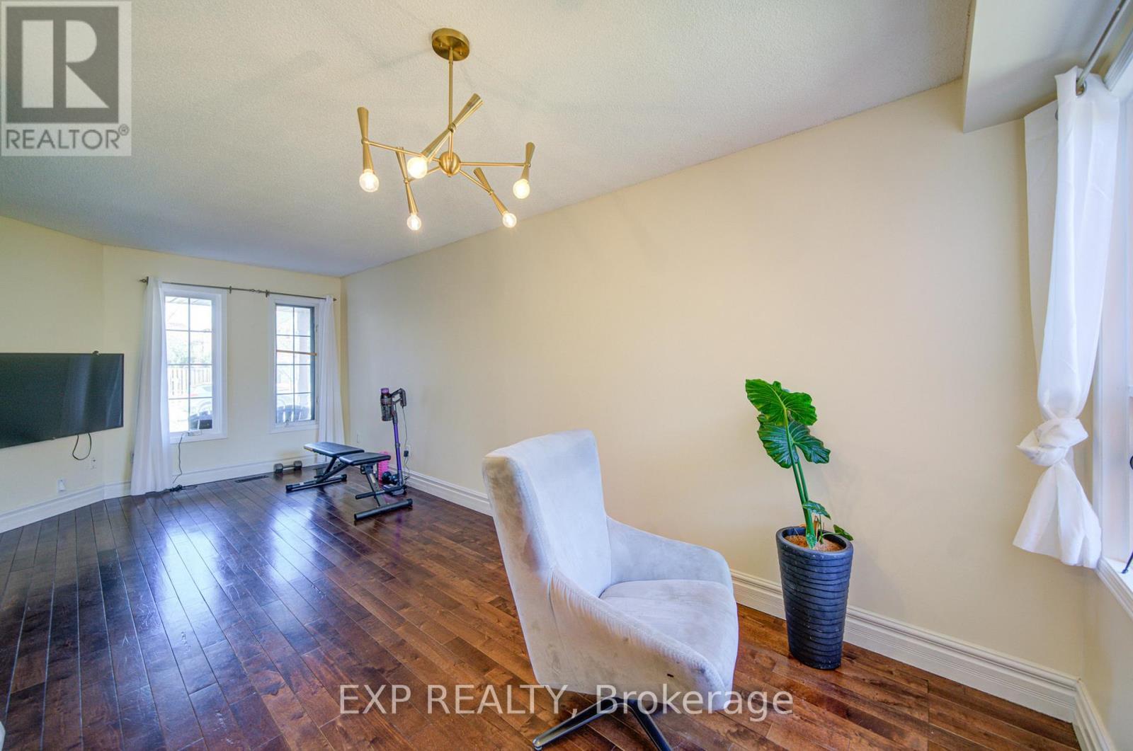 3824 Allcroft Road, Mississauga, ON - Indoor