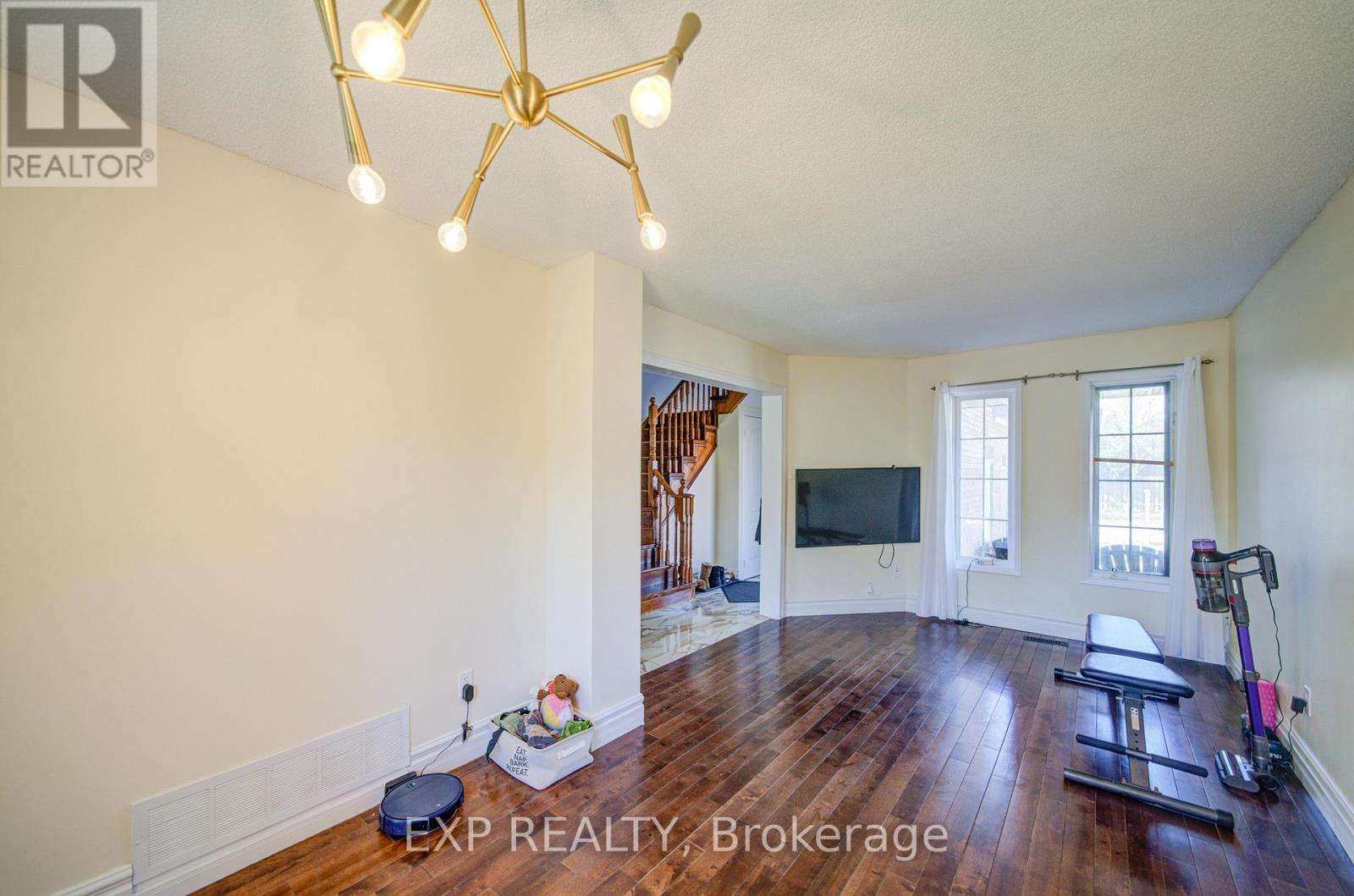 3824 Allcroft Road, Mississauga, ON - Indoor