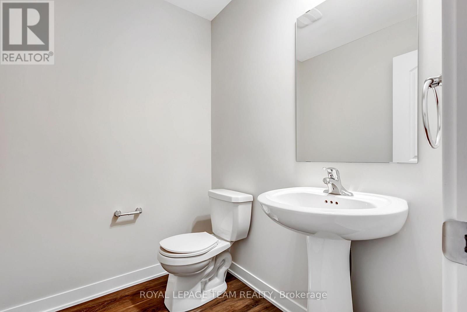 1004 Elixir Place, Ottawa, ON - Indoor Photo Showing Bathroom