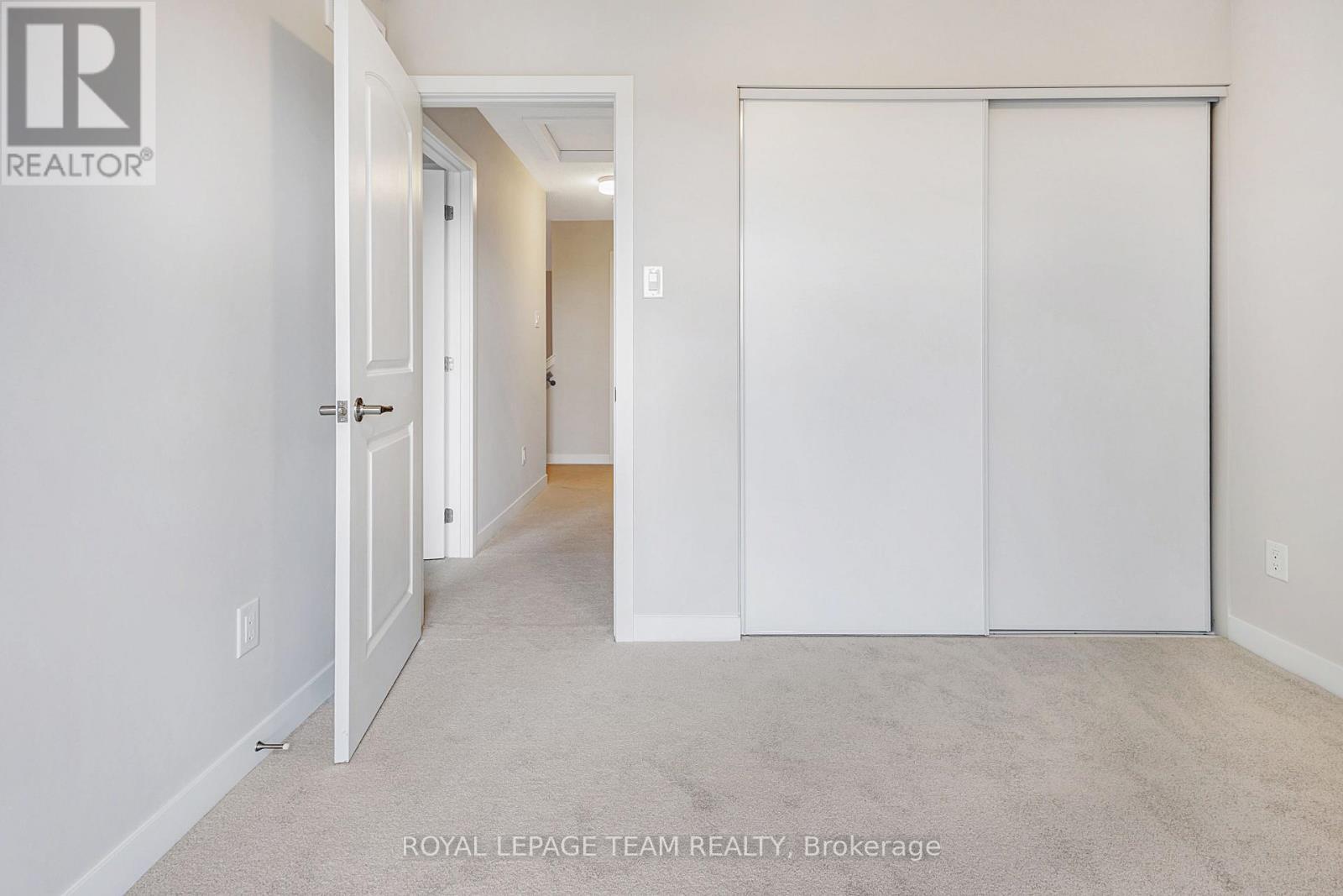 1004 Elixir Place, Ottawa, ON - Indoor Photo Showing Other Room