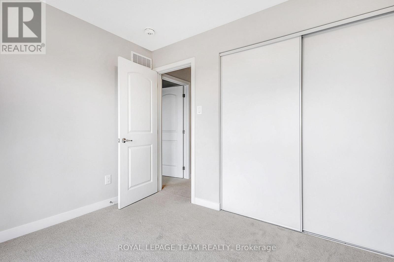 1004 Elixir Place, Ottawa, ON - Indoor Photo Showing Other Room